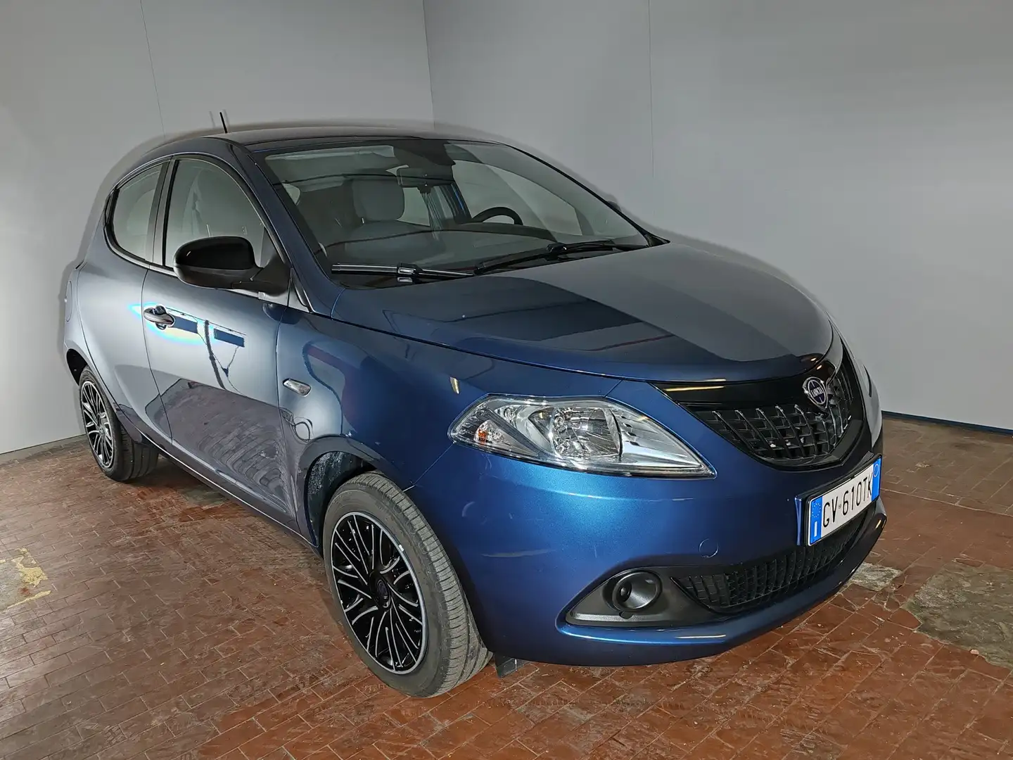Lancia Ypsilon 1.0 firefly hybrid Silver Clima Automatico Bleu - 1