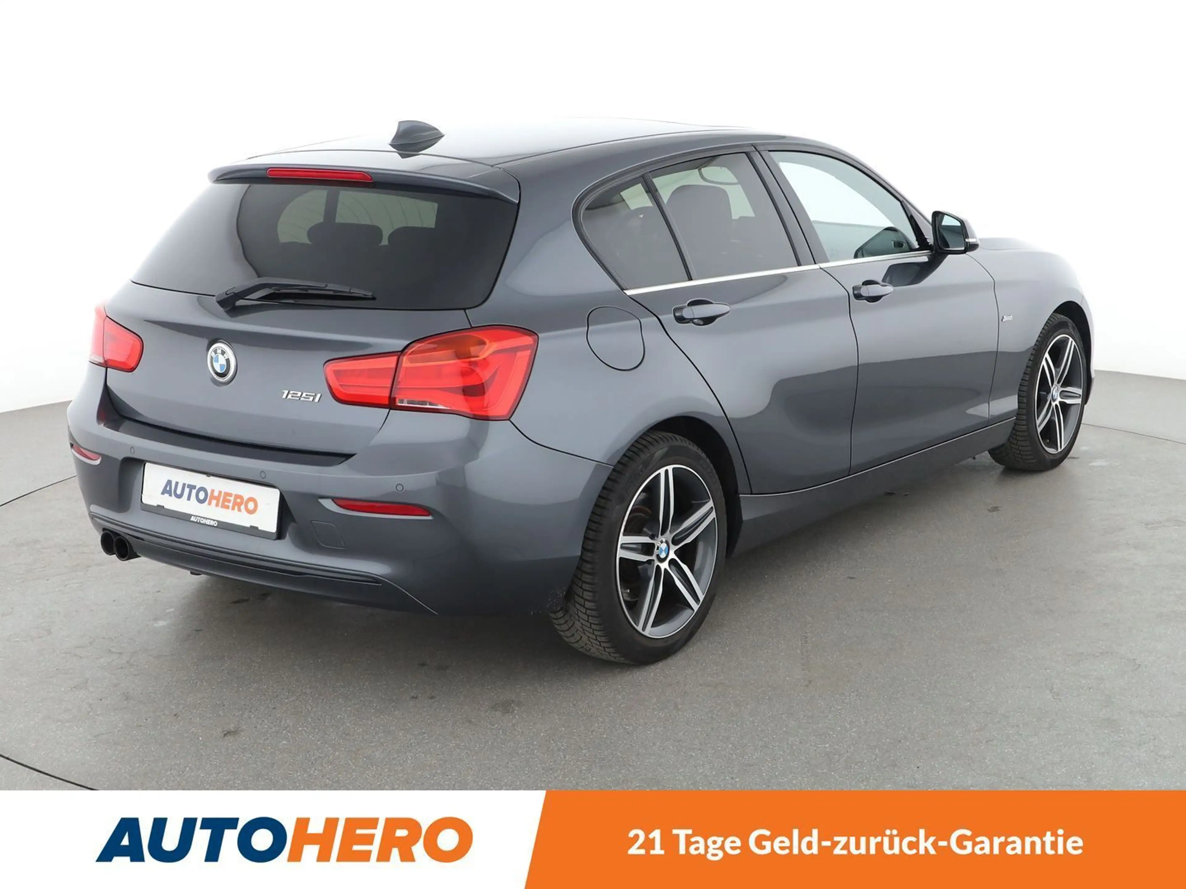 BMW 125 125i Sport Line Aut.*NAVI*LED*PDC*SHZ*ACC*PANO* — photo 6