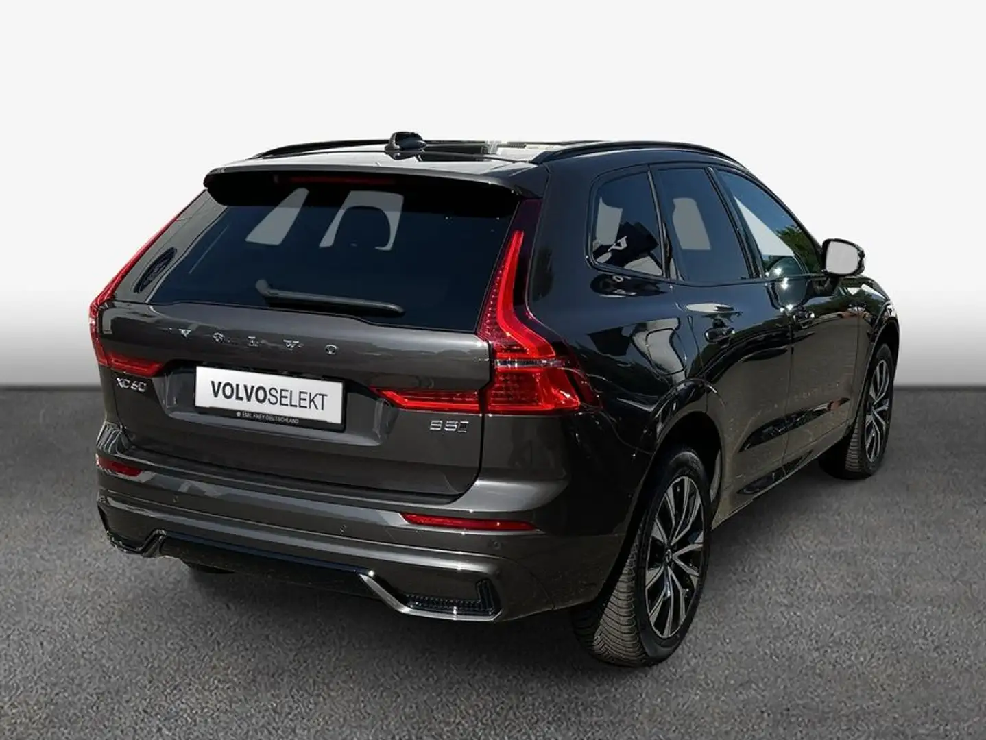 Volvo XC60 XC60 B5 B AWD Plus Dark Grijs - 2