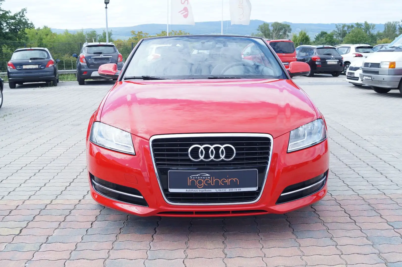 Audi A3 Cabriolet Attraction Klima PDC SHZ Rot - 2