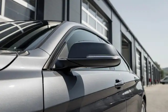 BMW 4 Series view 11