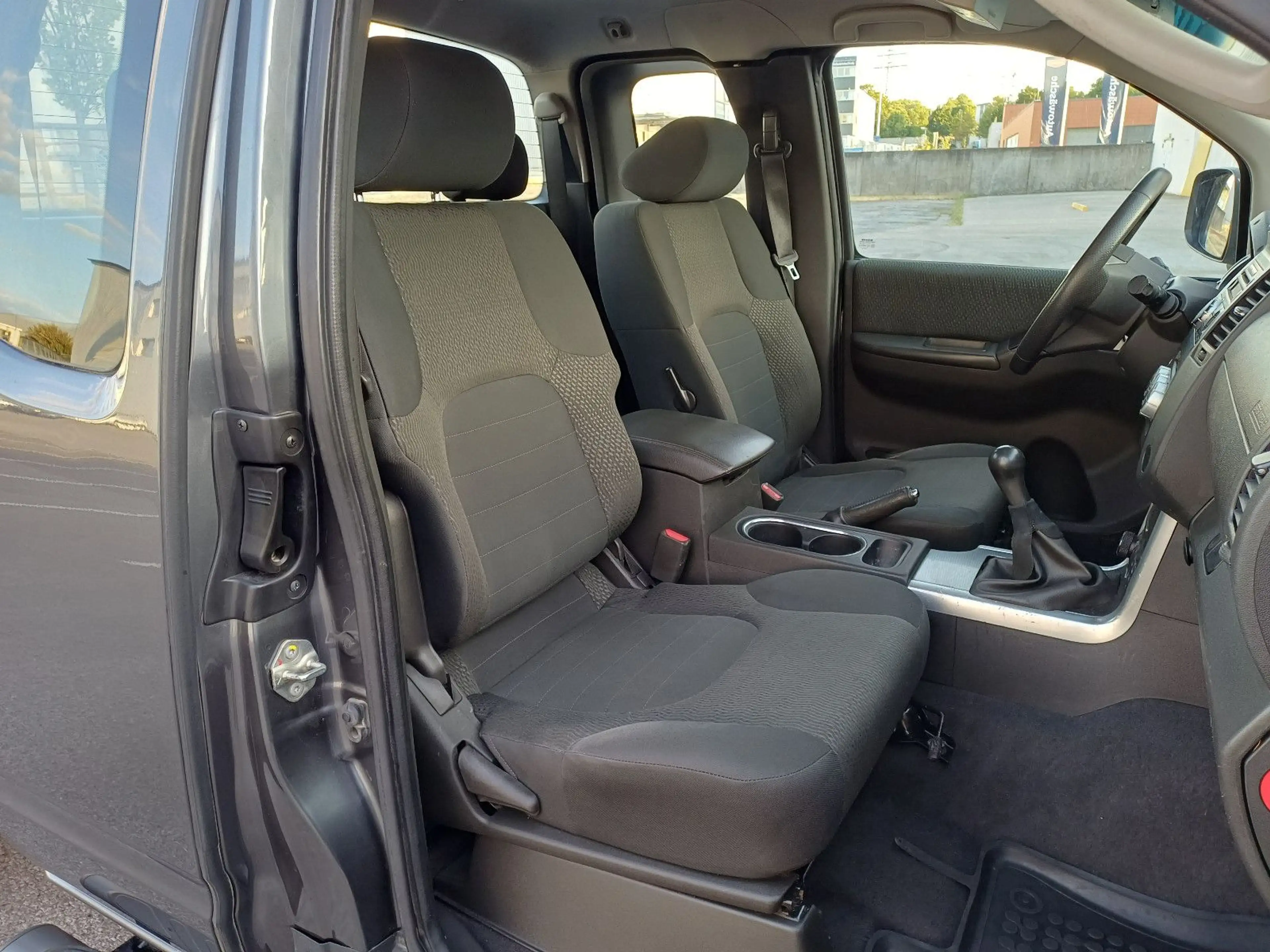 Nissan Navara Pickup Double Cab 4X4/LKW-Zulassung/Euro5 — photo 10