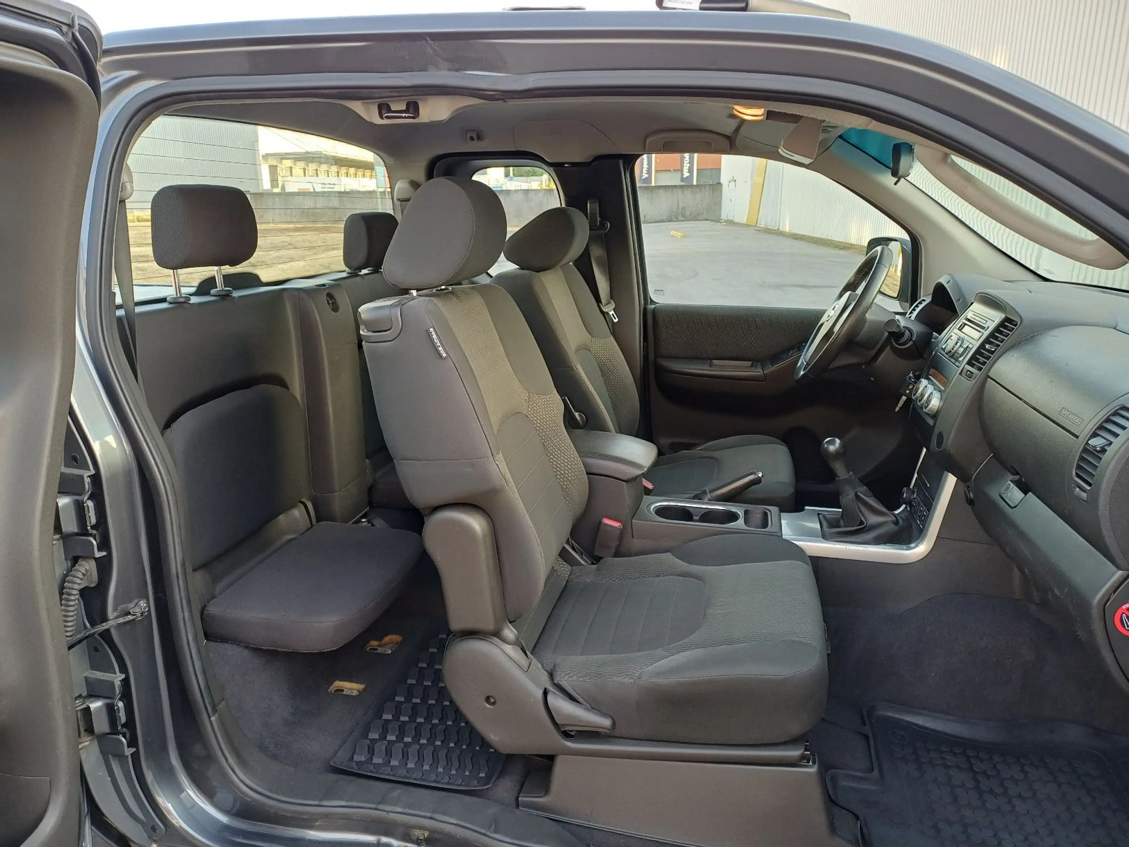 Nissan Navara Pickup Double Cab 4X4/LKW-Zulassung/Euro5 — photo 13