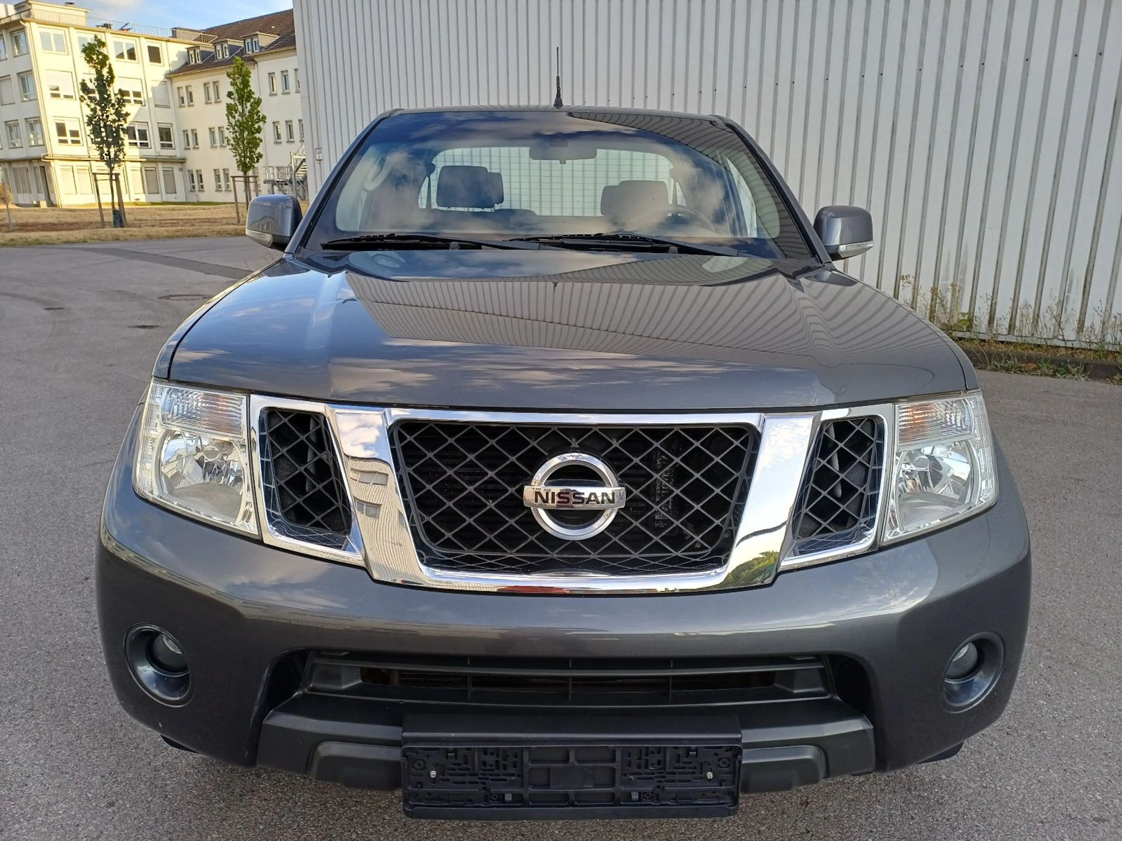 Nissan Navara Pickup Double Cab 4X4/LKW-Zulassung/Euro5 — photo 2