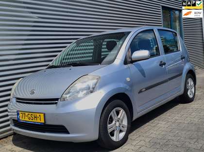 Daihatsu Sirion 2 1.0-12V Premium 5drs 09-2008 Grijs Metallic