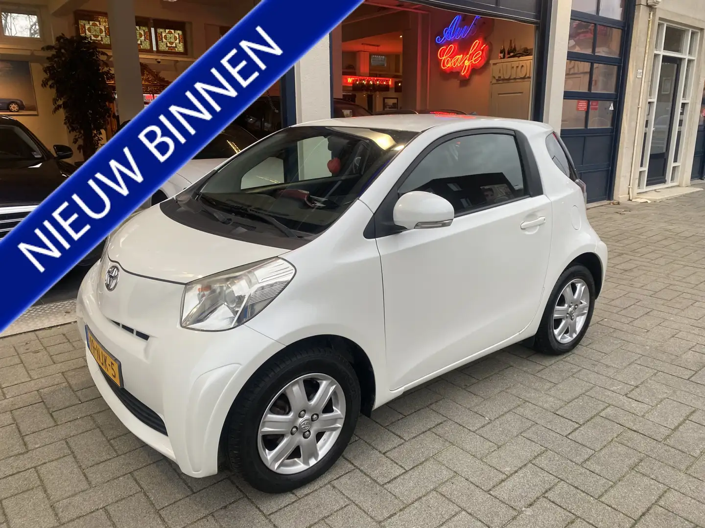 Toyota iQ 1.0 VVTi Comfort AIRCO/NL AUTO/LM VELGEN Bílá - 1