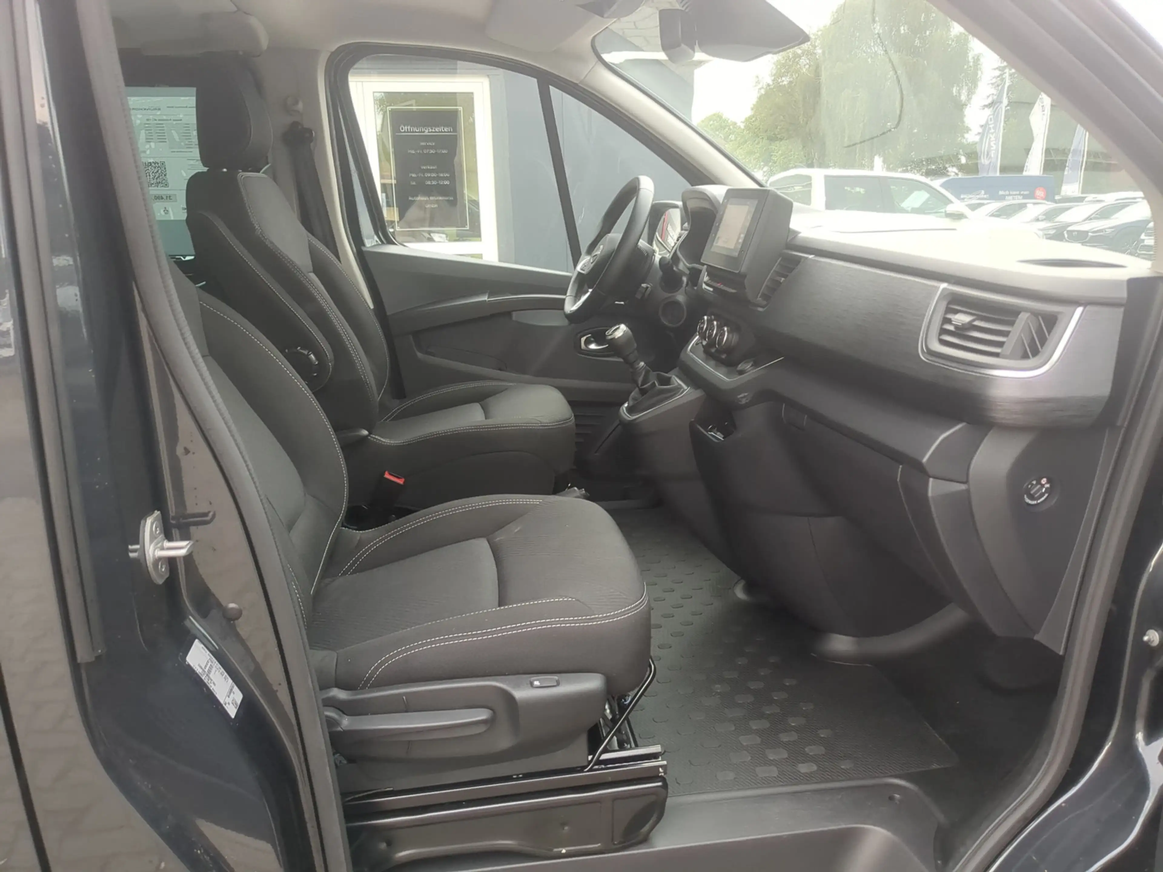 Nissan Primastar dCi 150 Tekna L1H1 GJR+SHZ+Doppelklima — photo 9
