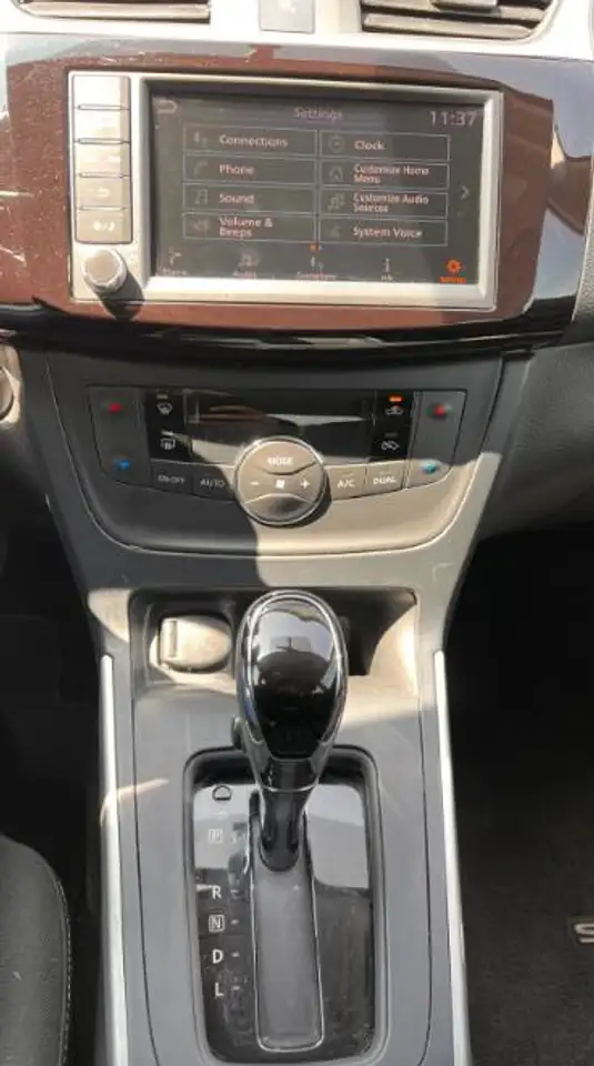 Nissan Sentra снимка Nissan Sentra