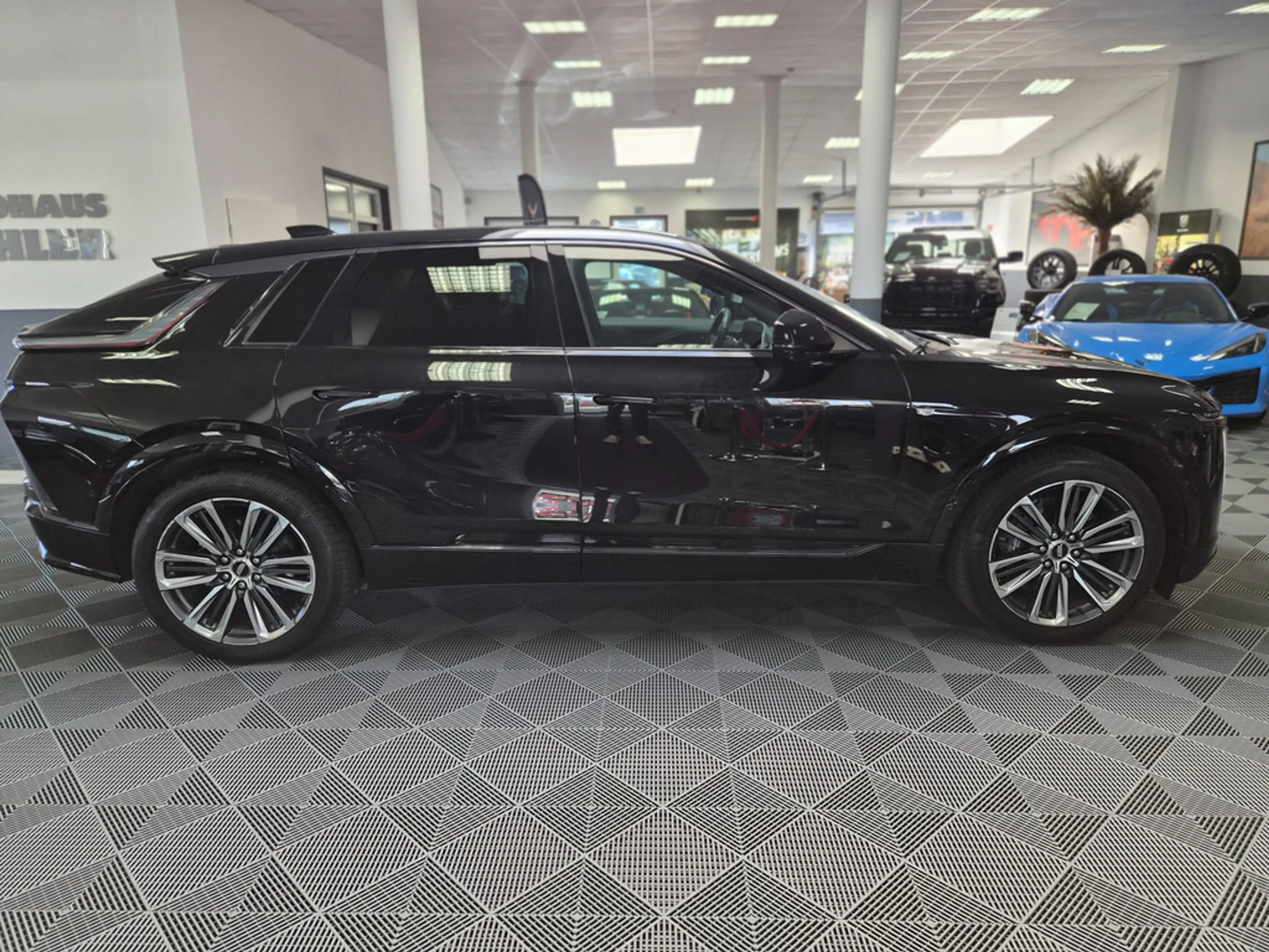 Cadillac Lyriq Sport AWD 21"Leder AKG-Sound Pano VOLL — photo 7