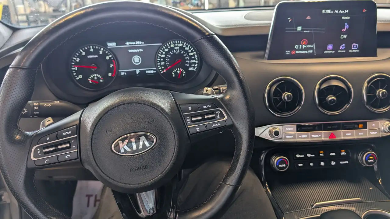 Kia Stinger снимка Kia Stinger