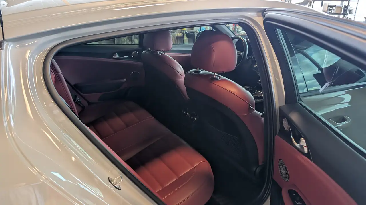 Kia Stinger снимка Kia Stinger