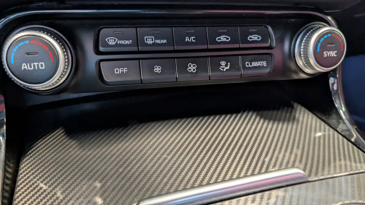 Kia Stinger снимка Kia Stinger