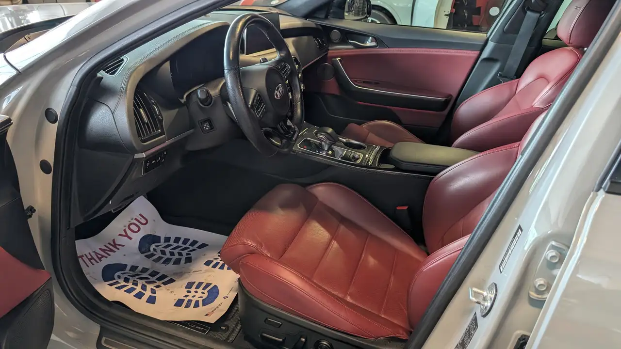 Kia Stinger снимка Kia Stinger