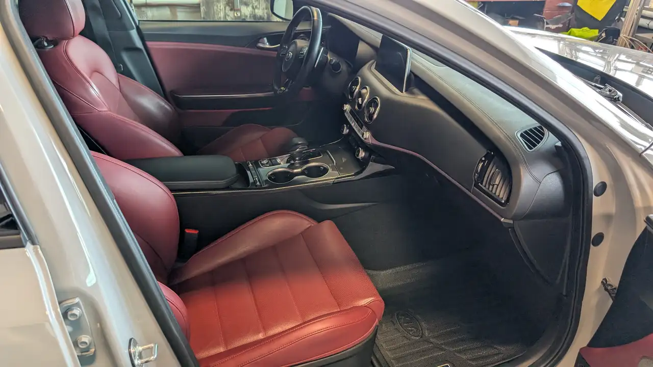 Kia Stinger снимка Kia Stinger