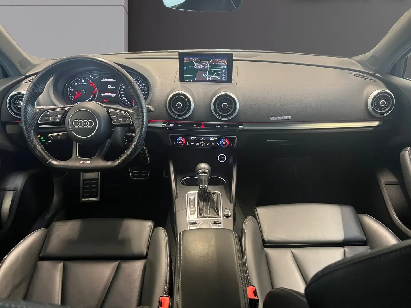 Audi A3 S Line Grijs - 2