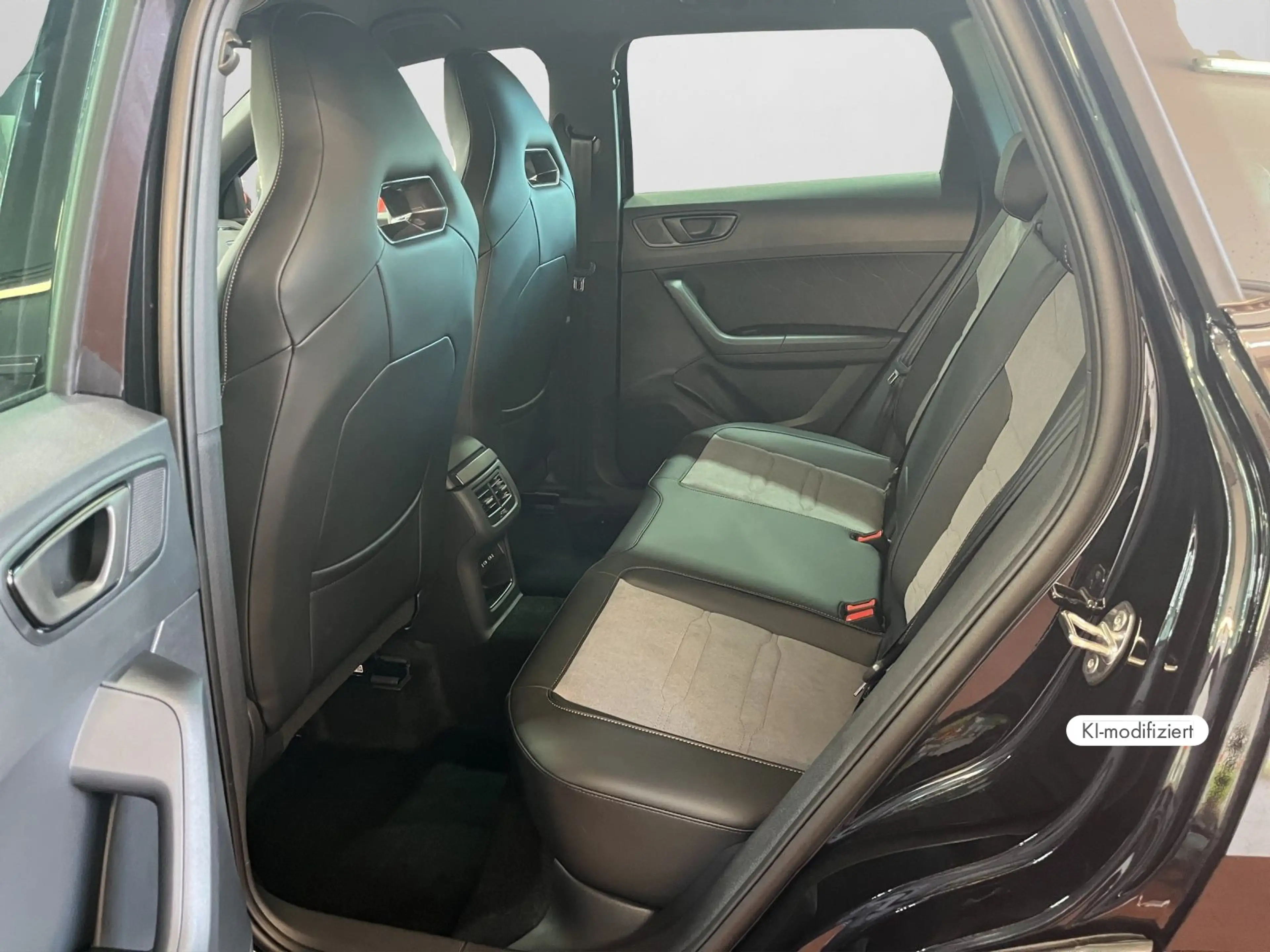 CUPRA Ateca VZ 2.0 TSI 300 PS — photo 14