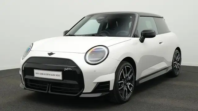 MINI Cooper SE John Cooper Works Trim