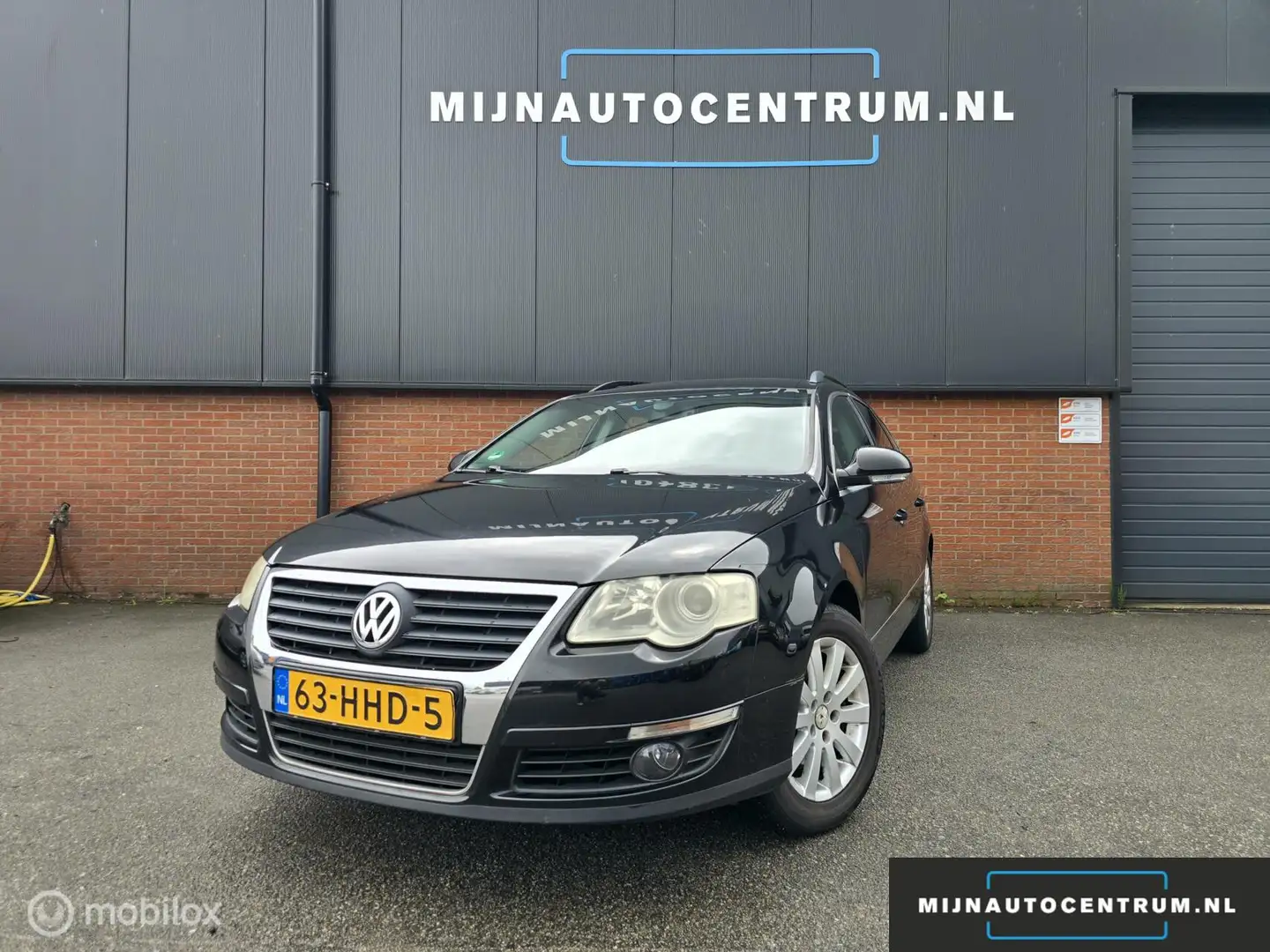 Volkswagen Passat Variant 2.0 FSI Trendline / AIRCO✔️ Zwart - 1