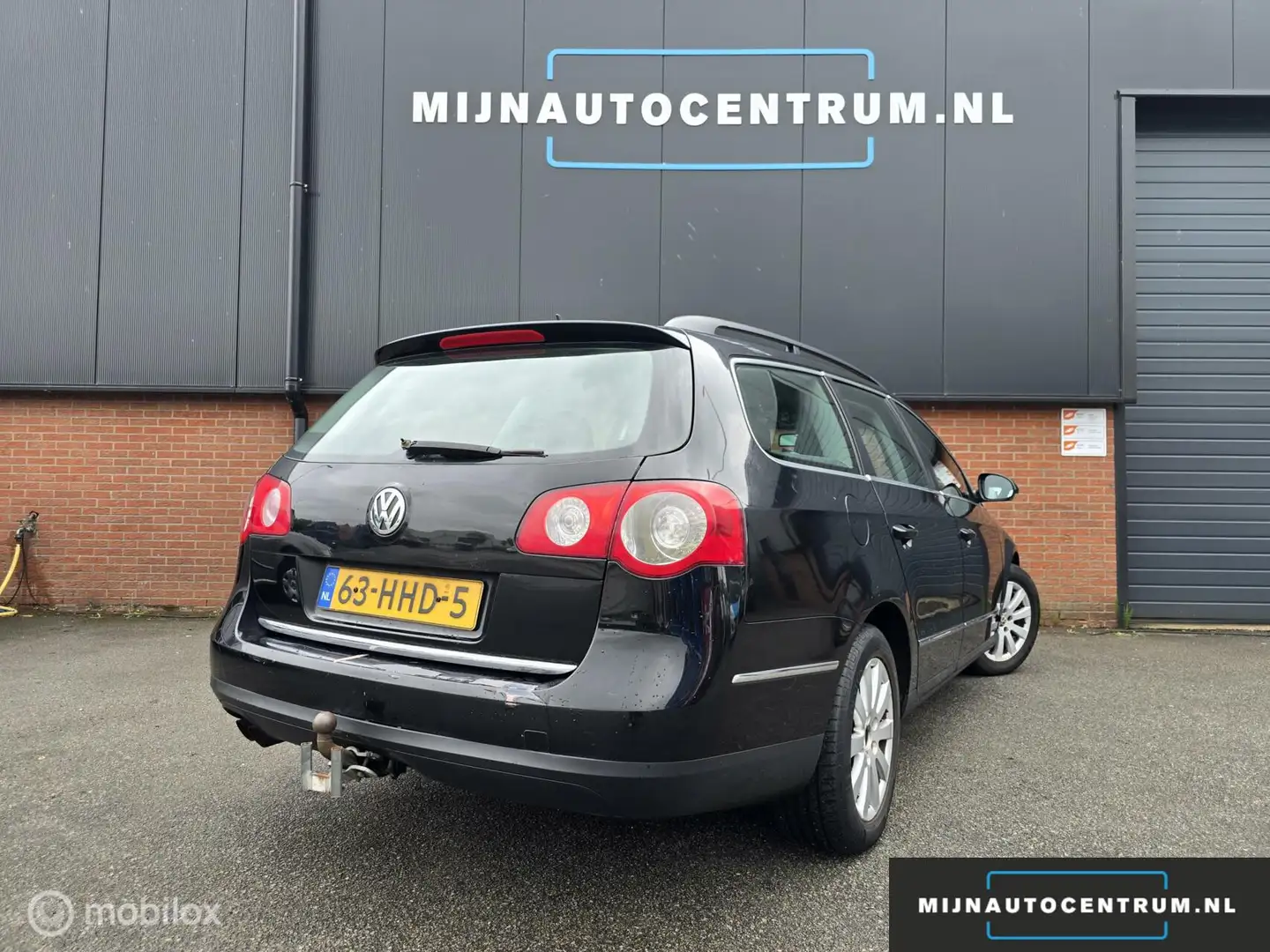 Volkswagen Passat Variant 2.0 FSI Trendline / AIRCO✔️ Zwart - 2