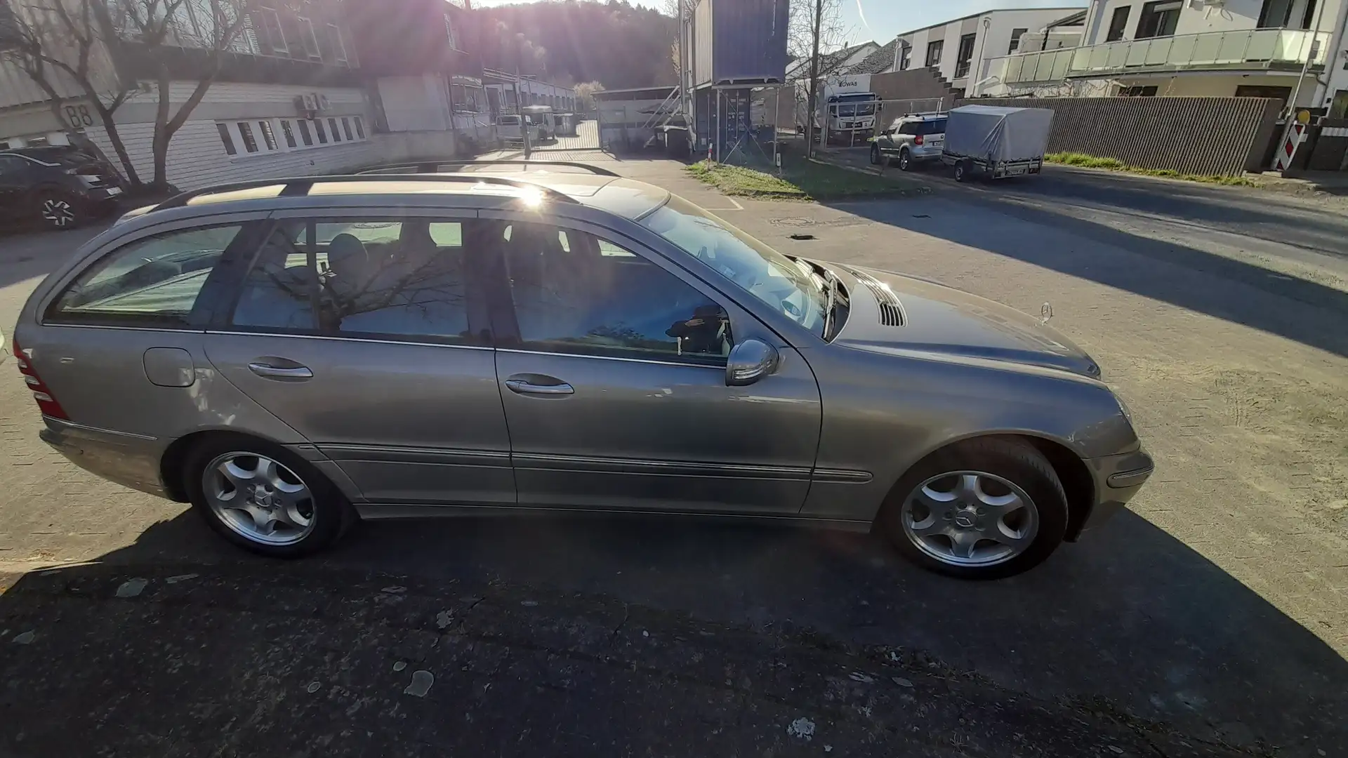 Mercedes-Benz C 280 C-Klasse T-Modell T 4Matic Automatik Classic Sport Beige - 2