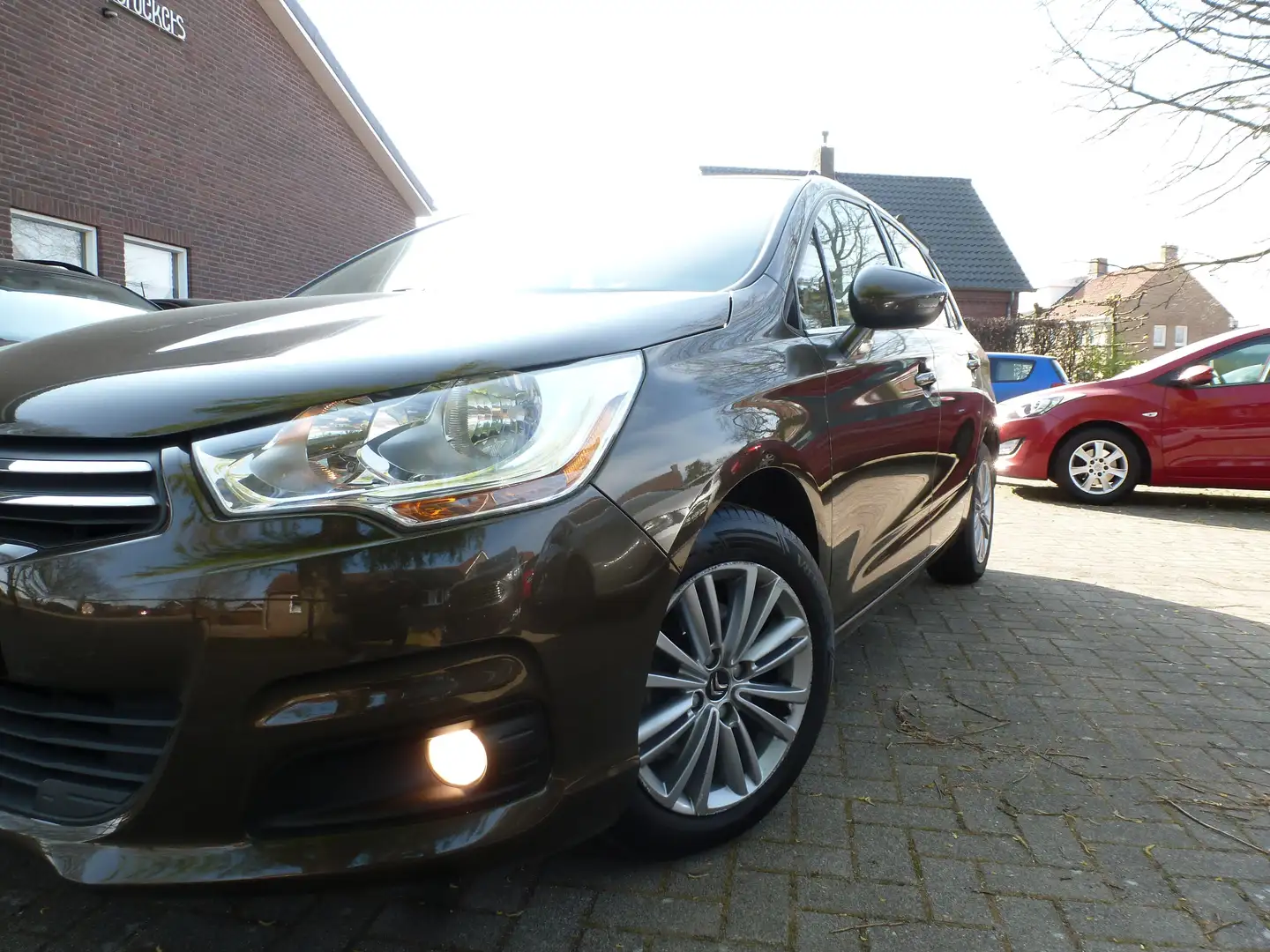 Citroen C4 1.6 VTi Ligne Bns Navigatie Pdc Trekh.1e Eig. NAP! Bruin - 1