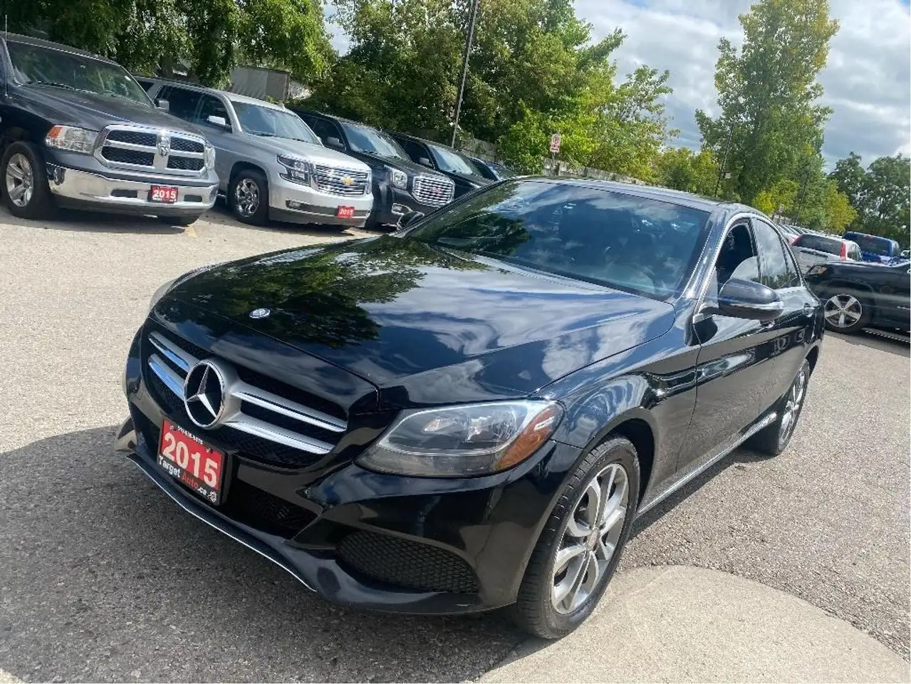 Mercedes-Benz C-Class снимка Mercedes-Benz C-Class