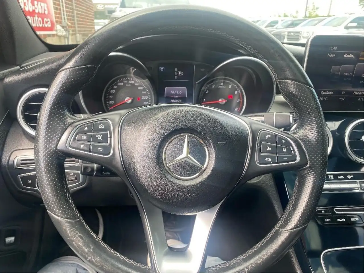 Mercedes-Benz C-Class снимка Mercedes-Benz C-Class