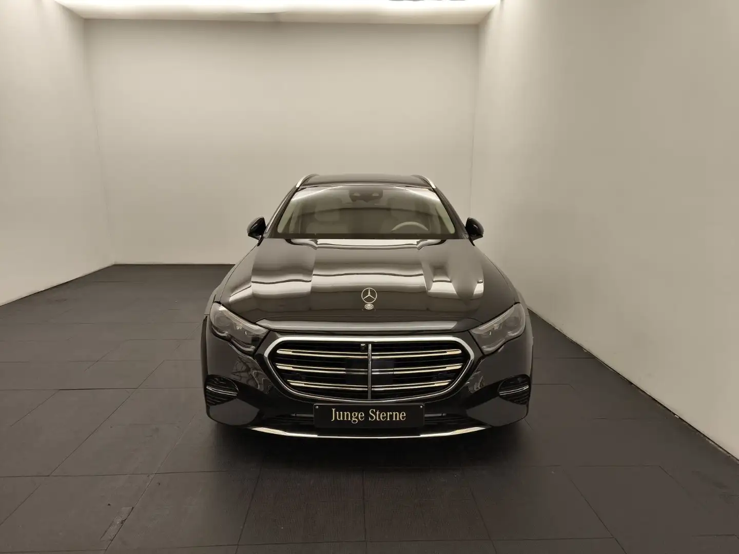 Mercedes-Benz E 450 E 450d T 4M Exclusive Premium+ Massage Fahrassi+ Zwart - 2