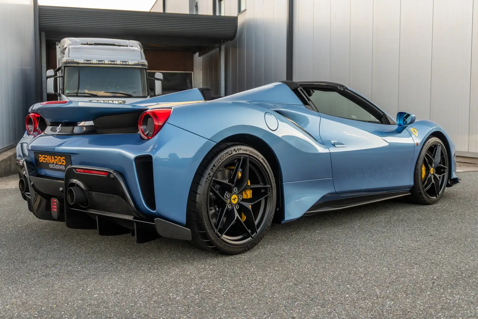 Ferrari 488 Pista Spider - Azzurro California - Carbon - Lift Blauw - 2
