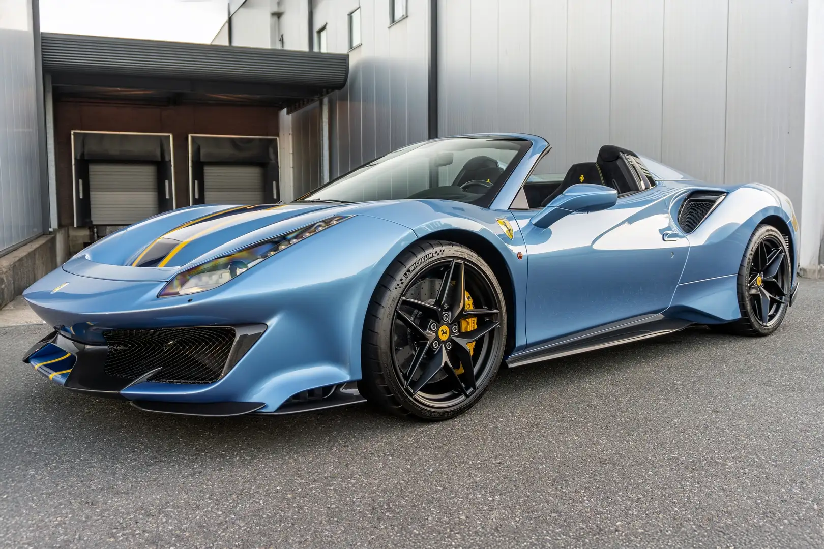 Ferrari 488 Pista Spider - Azzurro California - Carbon - Lift Blauw - 1