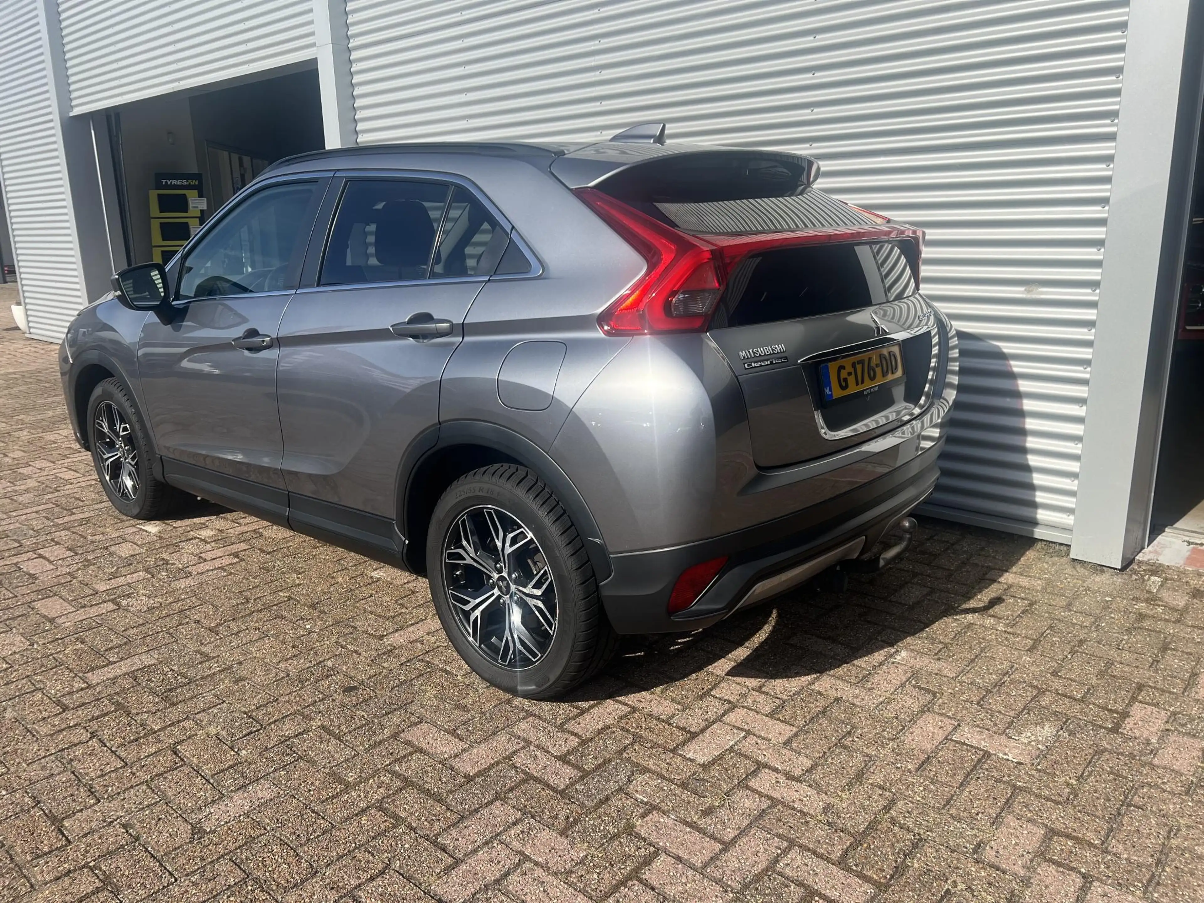 Mitsubishi Eclipse Cross 1.5 DI-T Pure 1500kg trekgewicht — photo 4