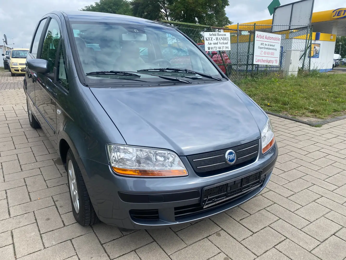 Fiat Idea 1.4 16V Emotion Grau - 2
