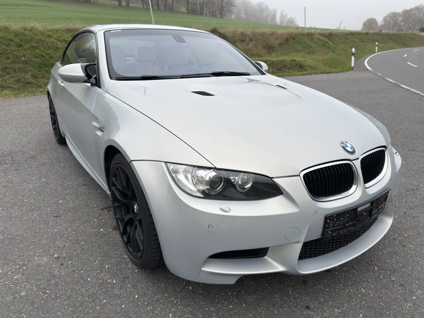 BMW M3 E92/E93 - Individual Gümüş rengi - 2