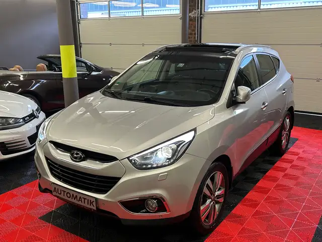 Hyundai iX35 Style 4 AWD*PANO*XENON*1.HAND*NAVI*SZH