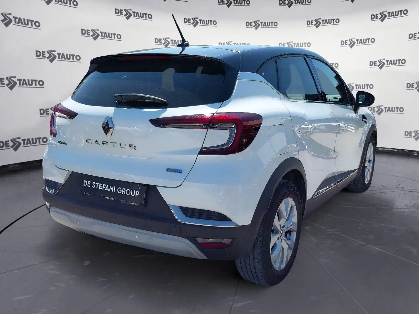 Renault Captur Captur 1.6 E-Tech hybrid Intens 145cv auto Bianco - 2