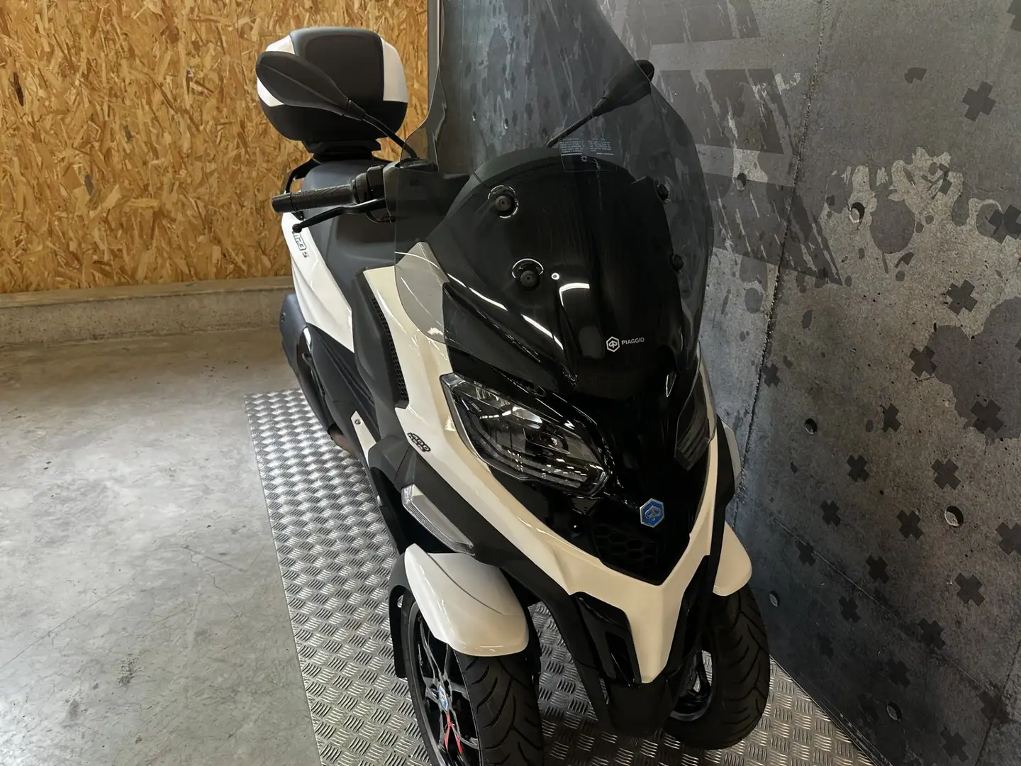 Piaggio MP3 400 Blanc - 2