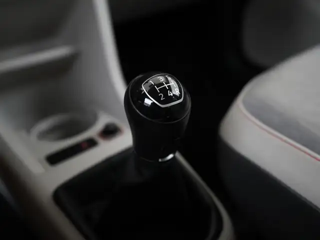 Volkswagen Up! view 10