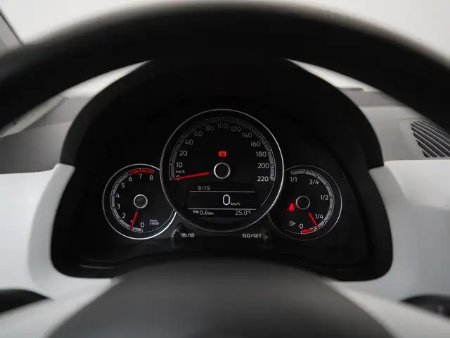 Volkswagen Up! view 8