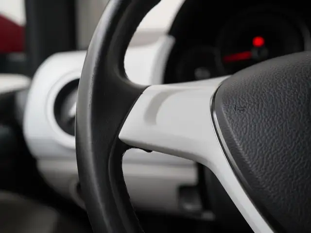 Volkswagen Up! view 7