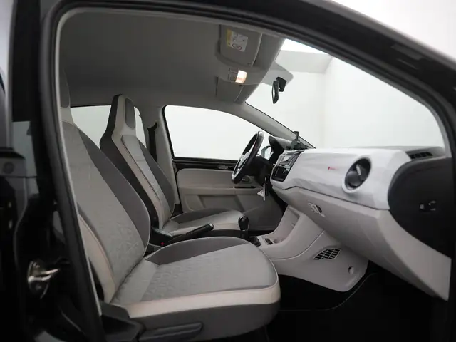 Volkswagen Up! view 3