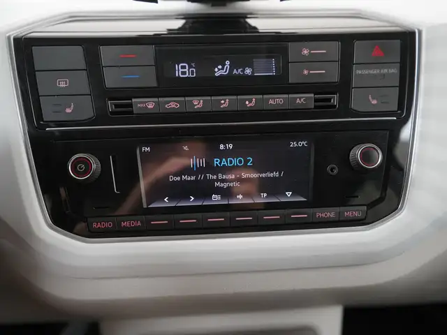 Volkswagen Up! view 14