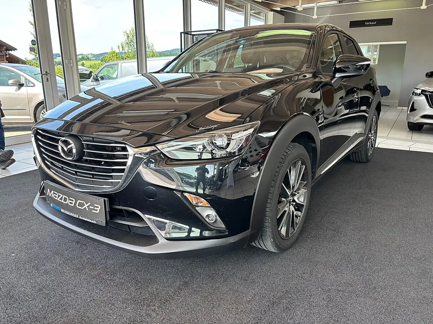Mazda CX-3 CD105 AWD Revolution Aut. Schwarz - 1