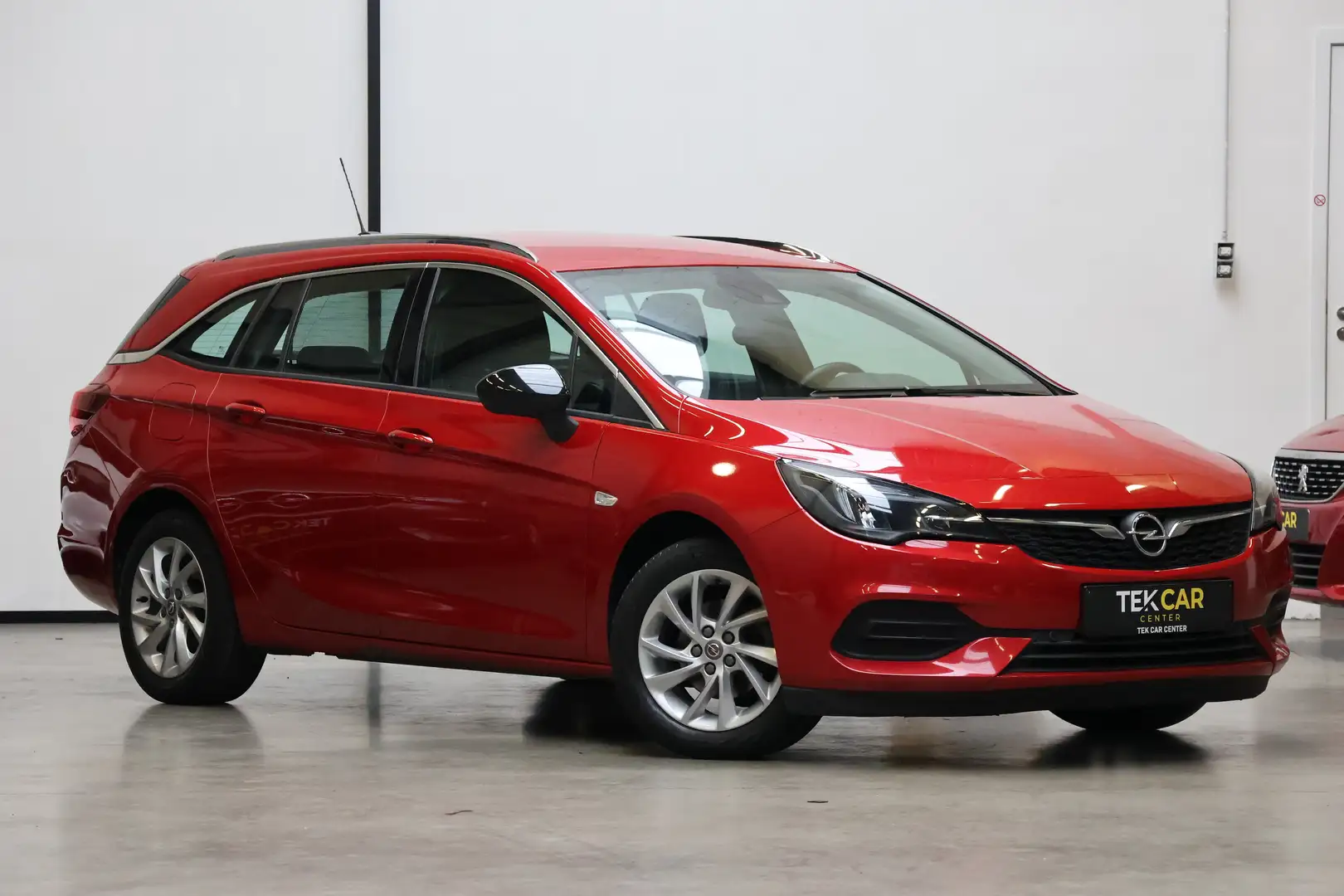 Opel Astra 1.5 D Sports Tourer Automaat 12M Garantie Rood - 1