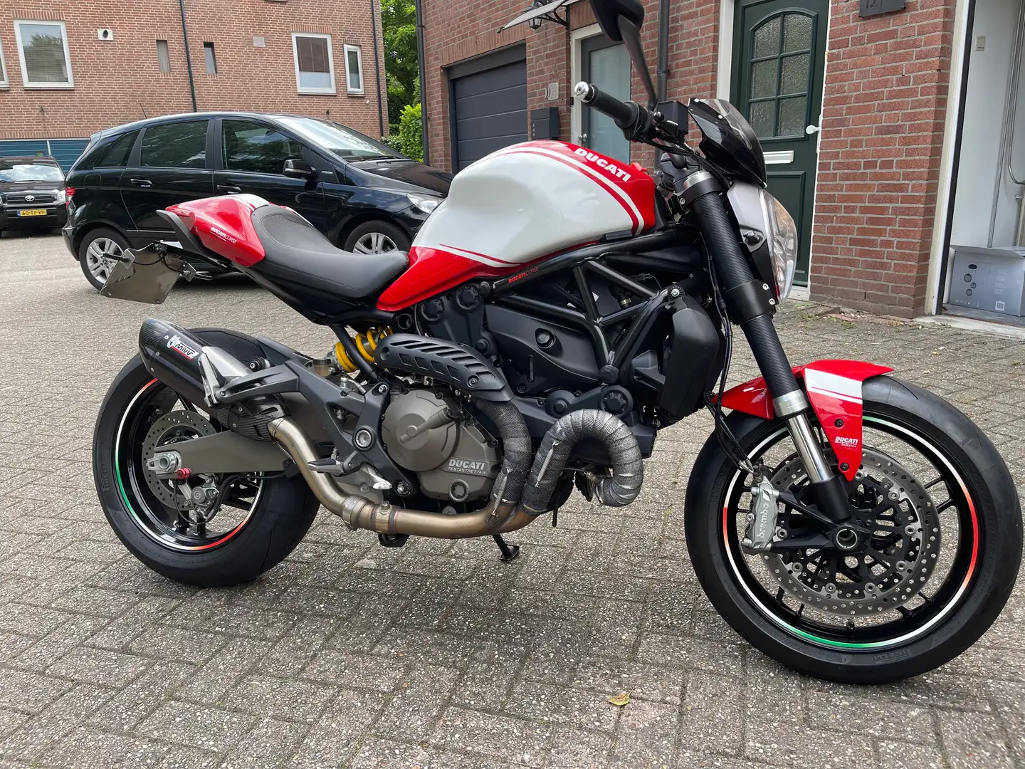 Ducati Monster 821 Stripe Rood - 1
