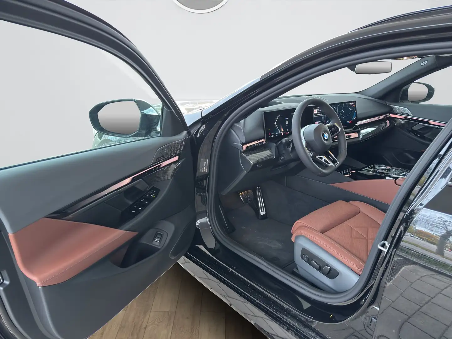 BMW 540 d xDrive Touring [M Sport, HUD, AHK, ACC, 20" LMR] Negru - 2