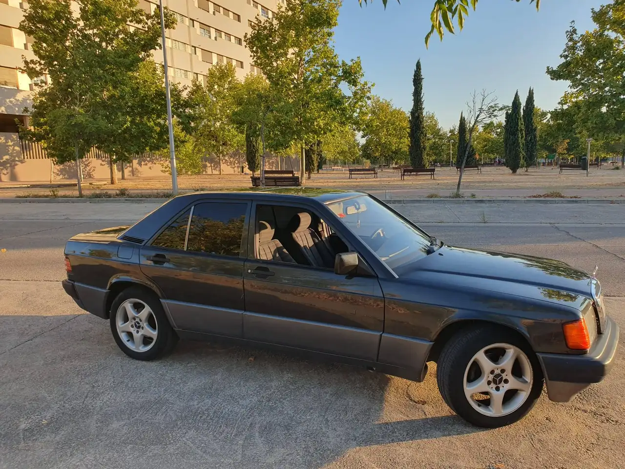 Mercedes-Benz 190 D 2.5, foto 1