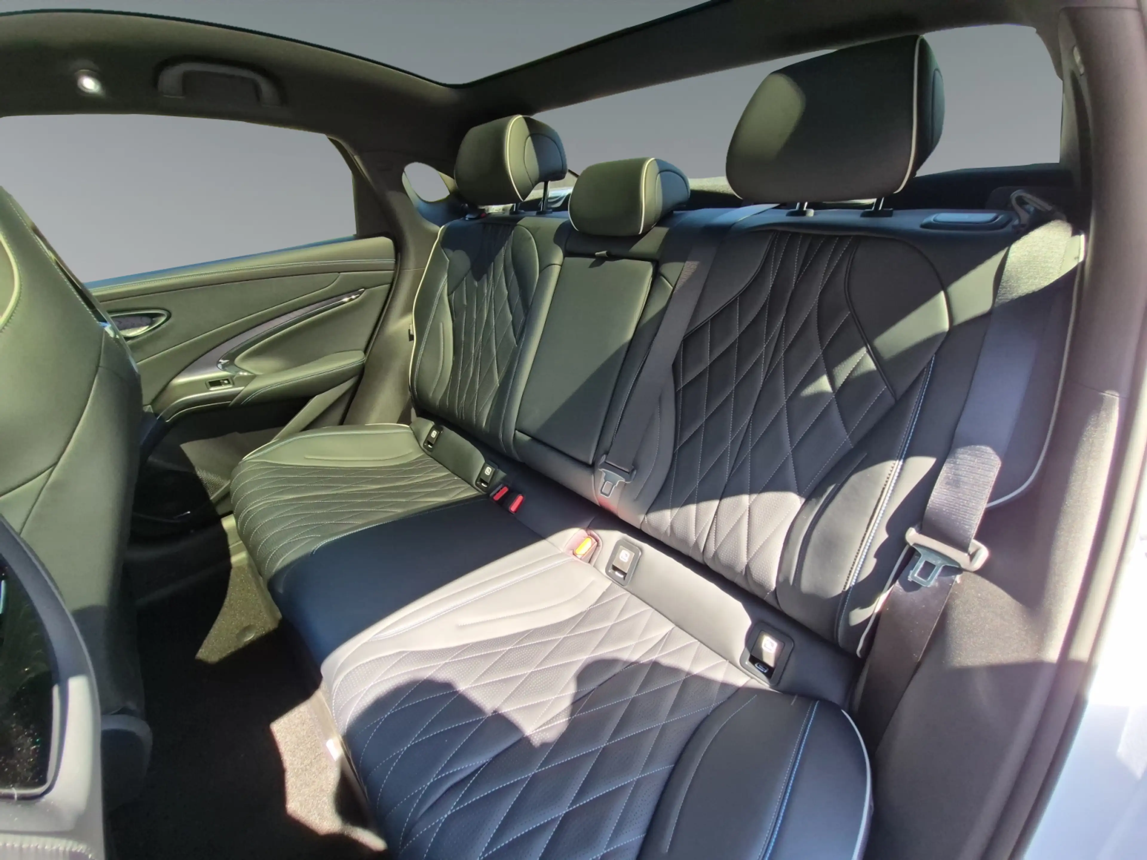BYD Seal Excellence AWD MY26 — photo 13