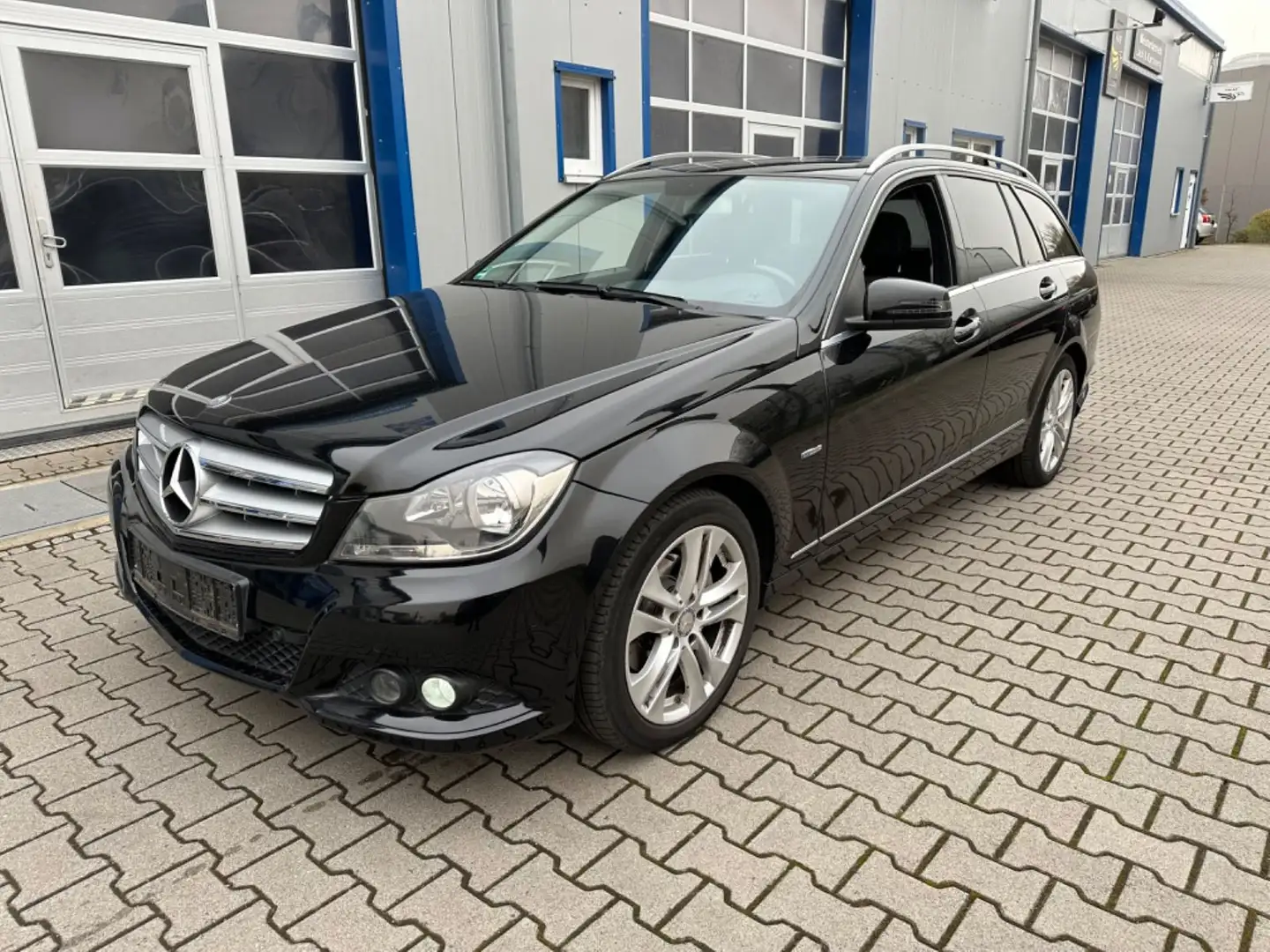 Mercedes-Benz C 220 T-Modell C 220 T CDI BlueEfficiency Schwarz - 1