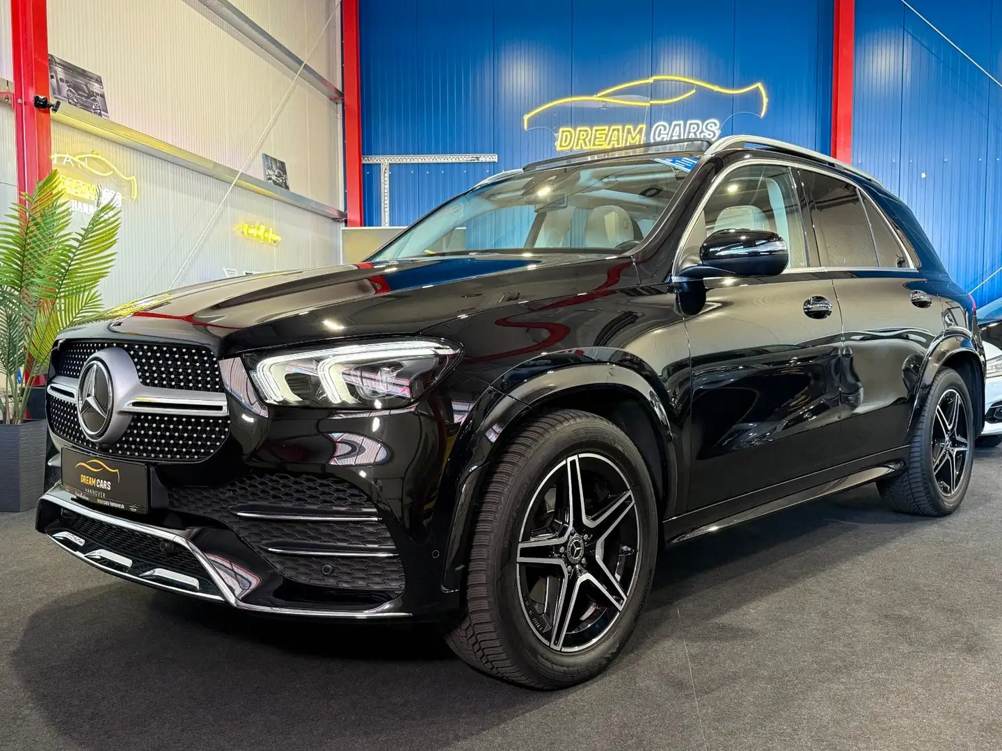 Mercedes-Benz GLE 300 d 4Matic AMG Line*BURMESTER*360°*MEMORY Schwarz - 1