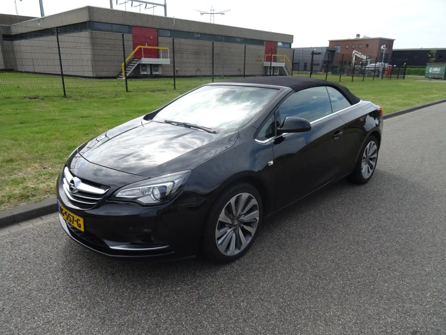 Opel Cascada 1.4 Turbo ecoFLEX Innovation Černá - 1